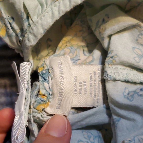 2 rompers - Picture 6 of 8